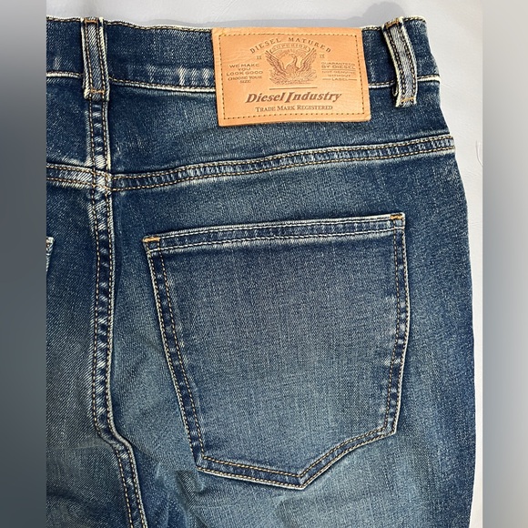 NWT - Diesel 2021 Mid Waist Slim Fit Bootcut Jeans - W31 L32 - Picture 12 of 15